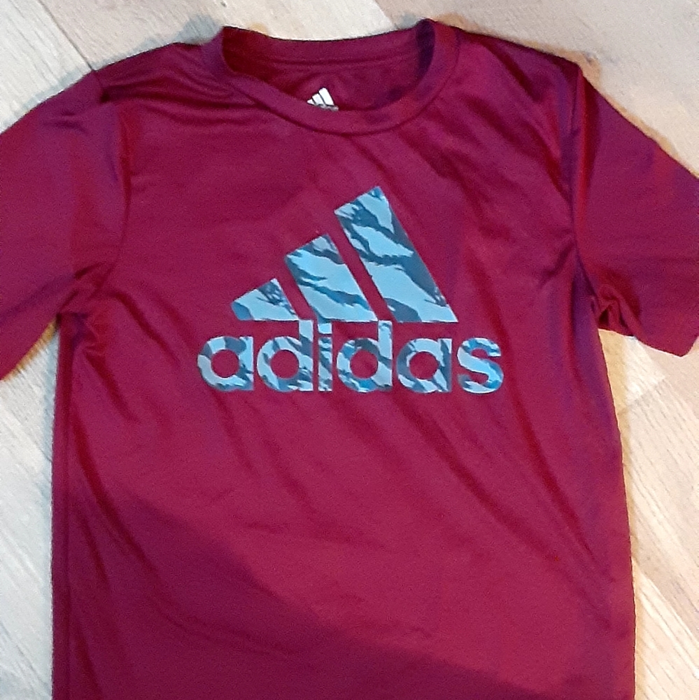 NWOT,ADIDAS Boys tee sz 10/12